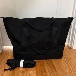 Lo & Sons The Catalina Deluxe Small NWOT